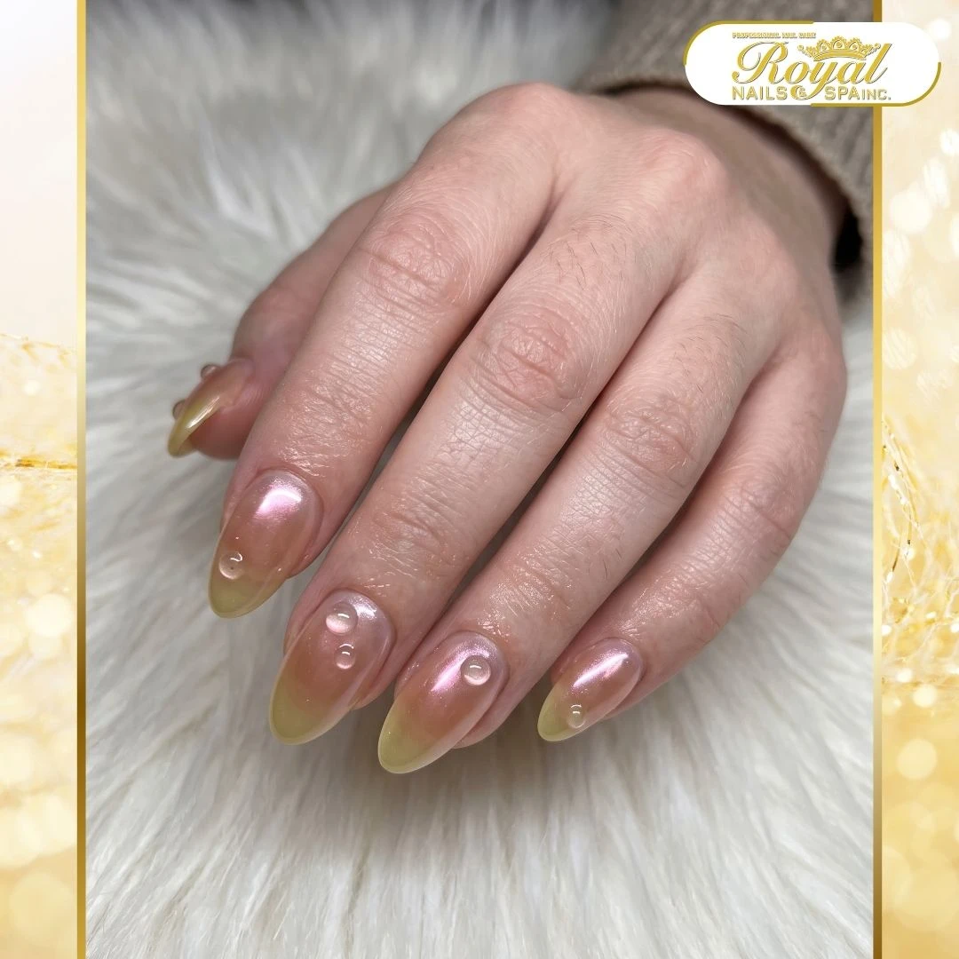Trending nails art